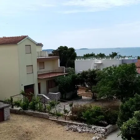 Apartman Near The Sea Bilo *