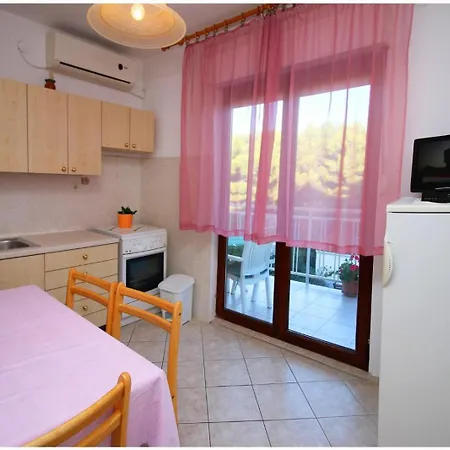 Apartman Near The Sea Bilo *