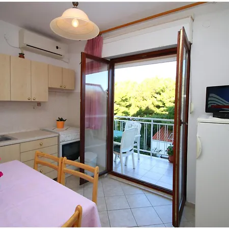 Apartman Near The Sea Bilo *
