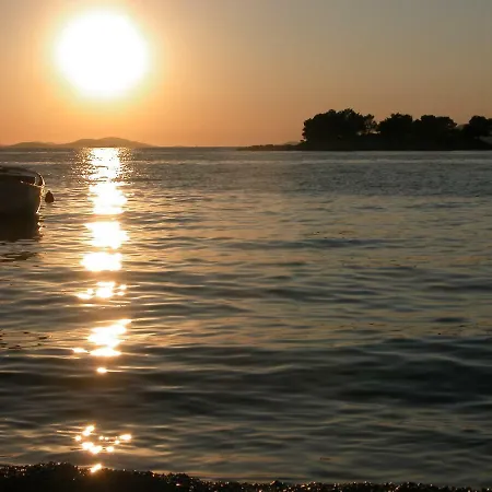 Near The Sea Bilo *